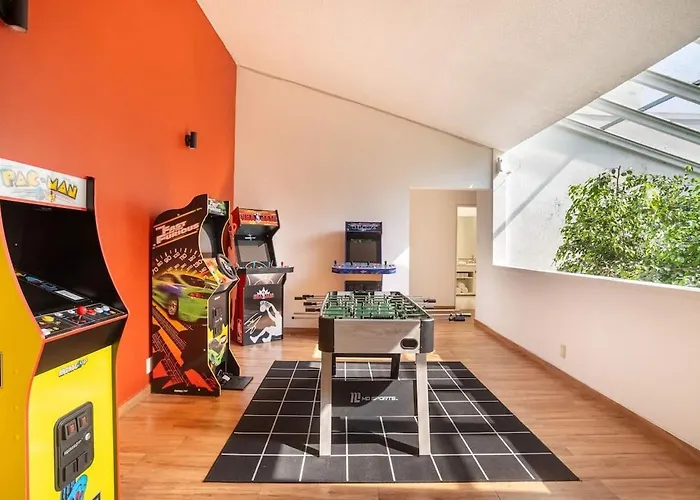 Group In Fun Yard 15 Min From Polanco! *